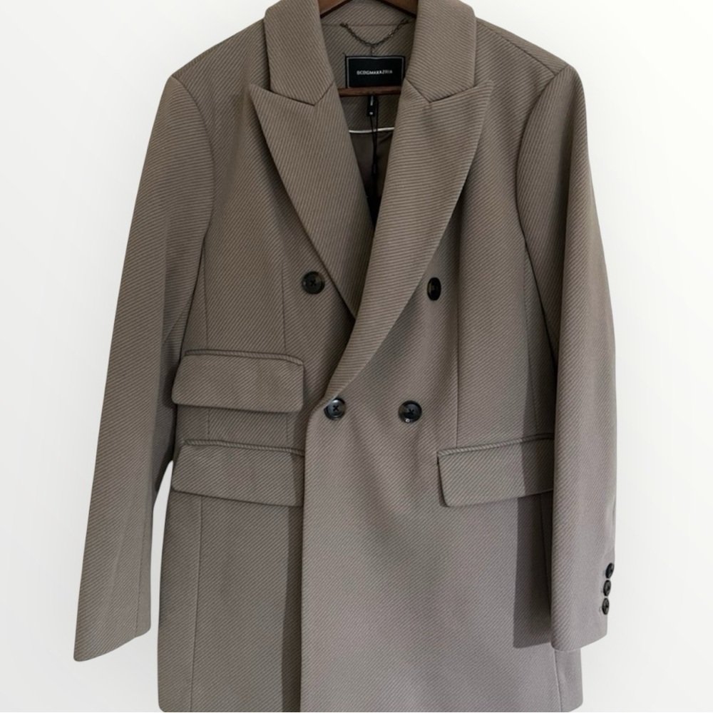 BCBGMAXAZRIA Women’s Peak Lapel Double Breasted Coat Size M Stone Color …